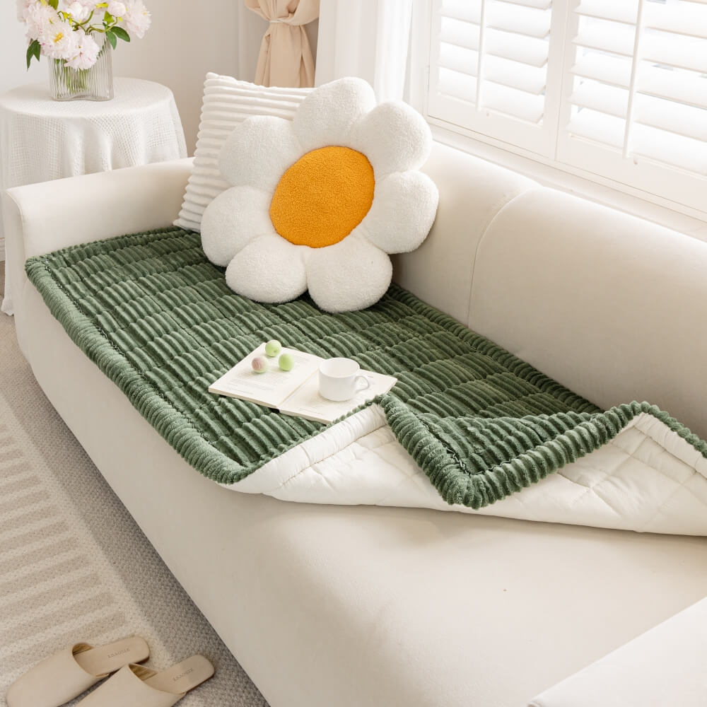PlushGuard™ – Protector de Sofá Ultrasuave para Mascotas | Franela Premium, Antideslizante y Lavable