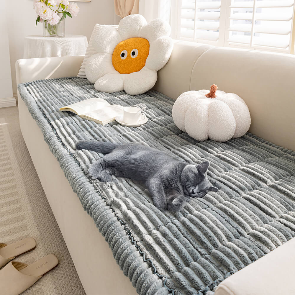 PlushGuard™ – Protector de Sofá Ultrasuave para Mascotas | Franela Premium, Antideslizante y Lavable